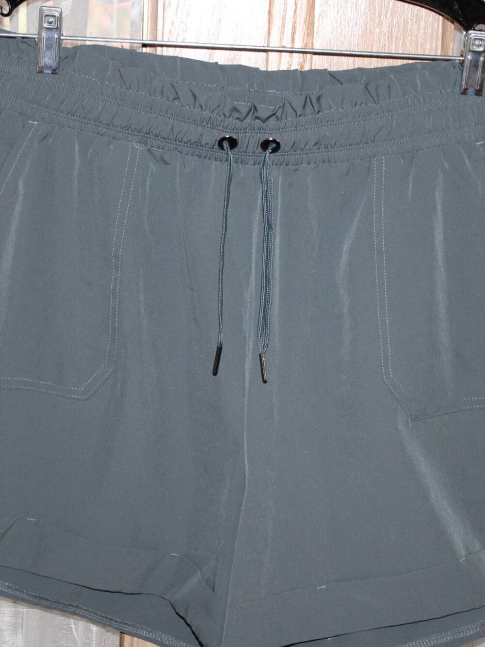 Danskin Women Shorts NWOT SZ L Blue Elastic String Waist Cuffed Pockets Stretch